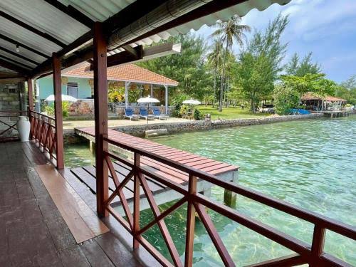 Blue Laguna Inn